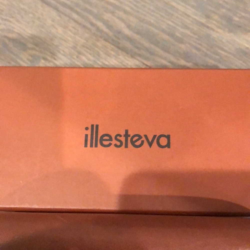 Illesteva tortoise sunglasses